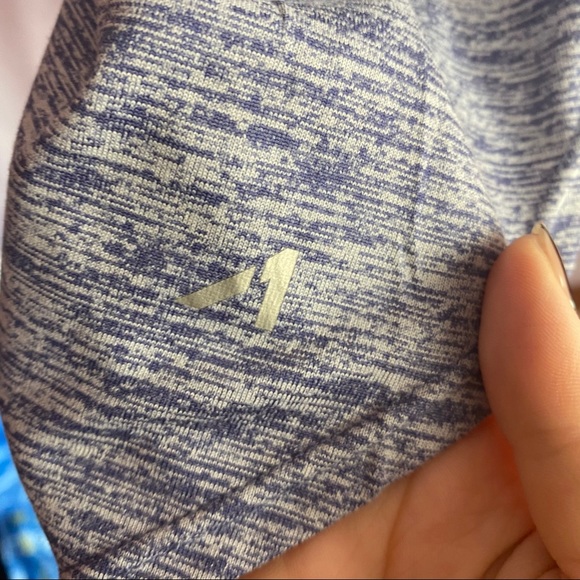 Alive Magnetics Blue Heathered Workout Tank, size Medium - Picture 5 of 8